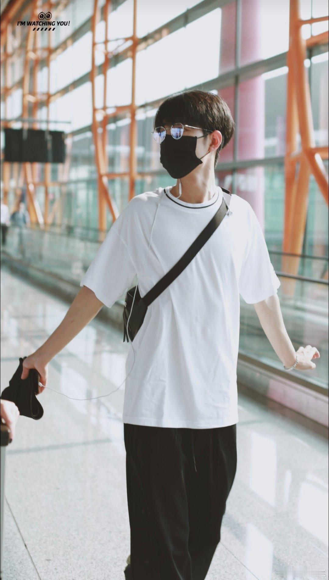 "有线耳机"发烧友战战，我也喜欢 没有电量焦虑，稳定连接，有线耳机穿搭还火了自成