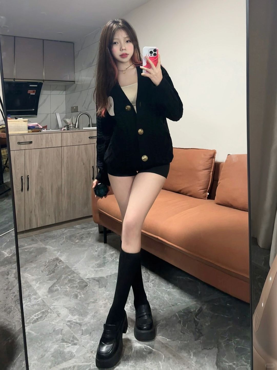 腿交叉拍照绝对出片