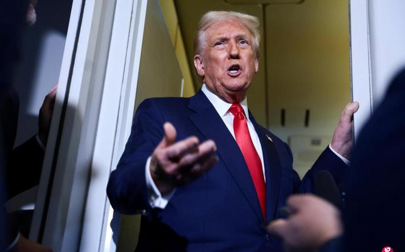 特朗普避谈台湾台独慌张APEC再掀风云.
中美刚结束会谈,特朗普上飞机就对记者说