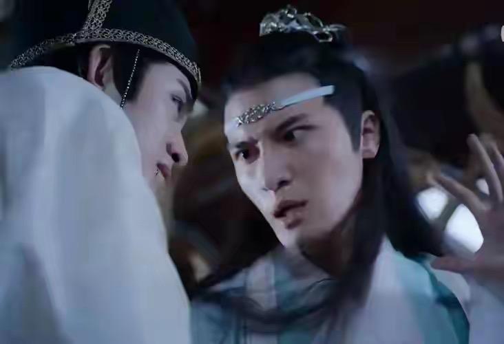 蓝忘机是什么时候爱上魏无羡的？

原著的结尾，作者写道：“蓝湛 看我 快看我”如