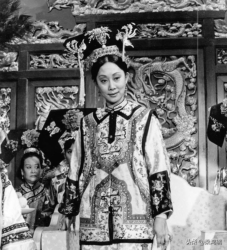 卢燕 99岁（英语：Lisa Lu，1927年1月19日—），原名卢萍香、卢燕香