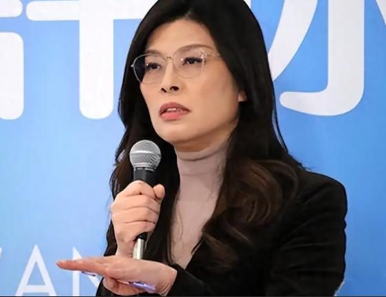 这两年台海话题一上热搜，基本都是“紧张到冒烟”的画风：军演、对抗、擦枪走火，评论