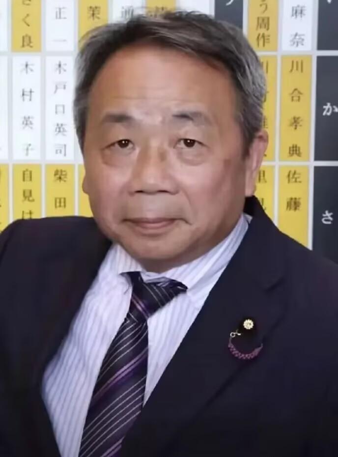 日本参议员、汉奸石平今天（4月22日）叫嚣道：“今天上午，作为‘国会议员共同参拜