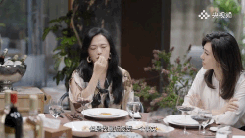 面对敏感的两个孩子，姚晨选择不做“朋友式家长”，却用尊重筑牢信任的墙，这波育儿思