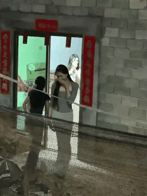 这是遇到什么好事了么，笑起来好开心