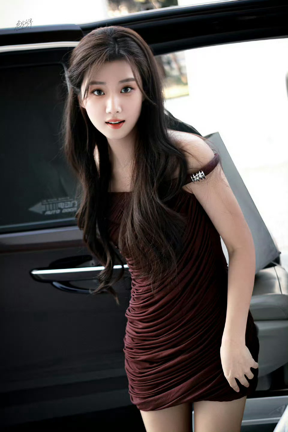 卢昱晓上海活动造型真的好美，千金归来就这样浅浅的美翻全世界