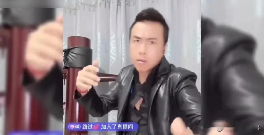 模仿甄子丹，还真的需要真功夫！
花里胡哨，摇头晃脑。
形象上像，但神态却少了许多