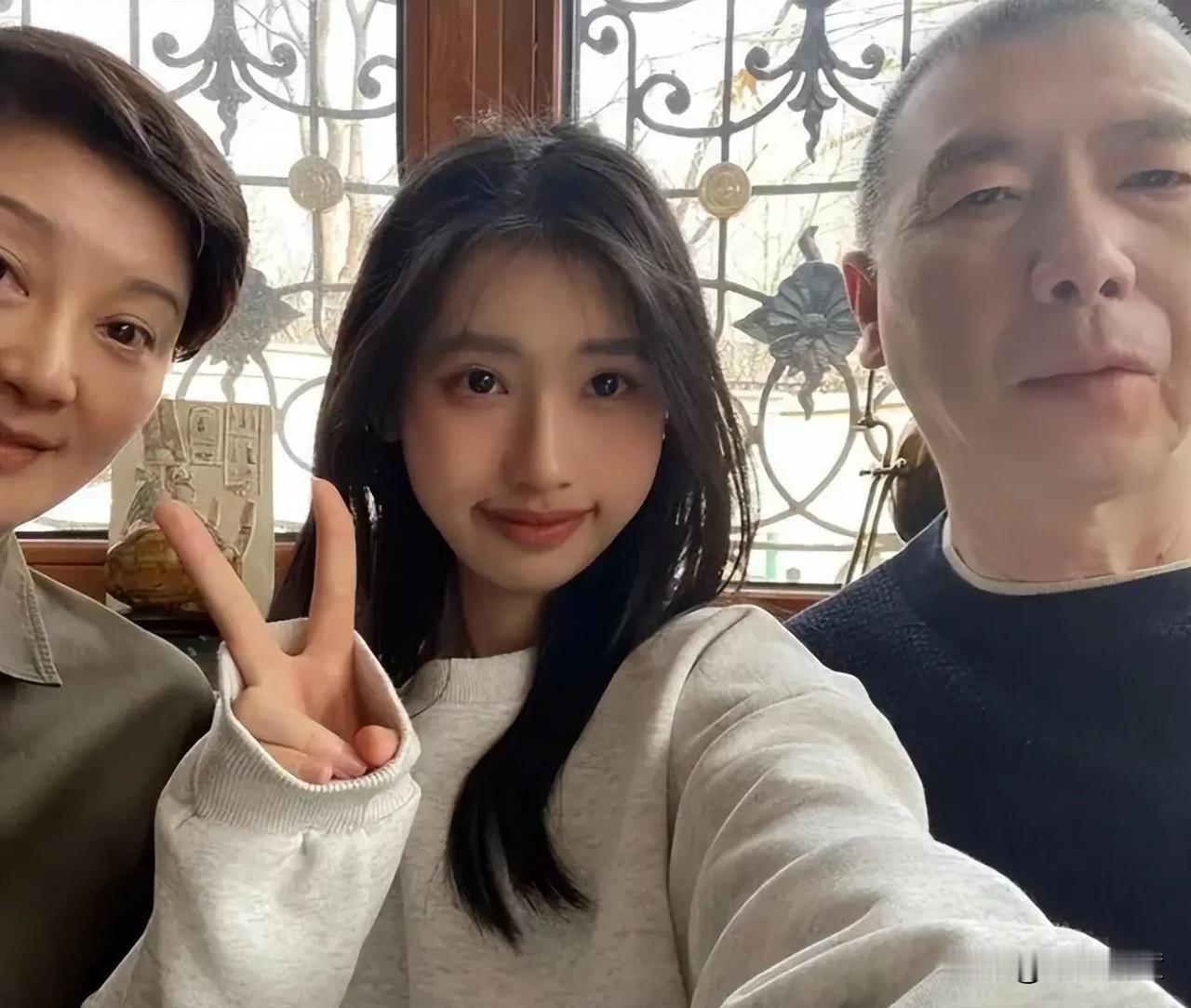 这年头，影视界的是是非非，真真假假，看开了不是事，是事也是一会的事，没啥大不了的