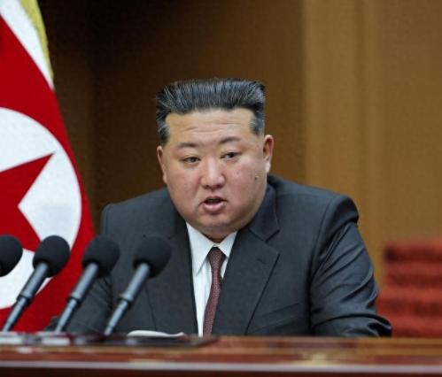 半岛局势突变！金正恩官宣韩国为头号敌国，核武立场再强硬，美韩军演成导火索，百年同