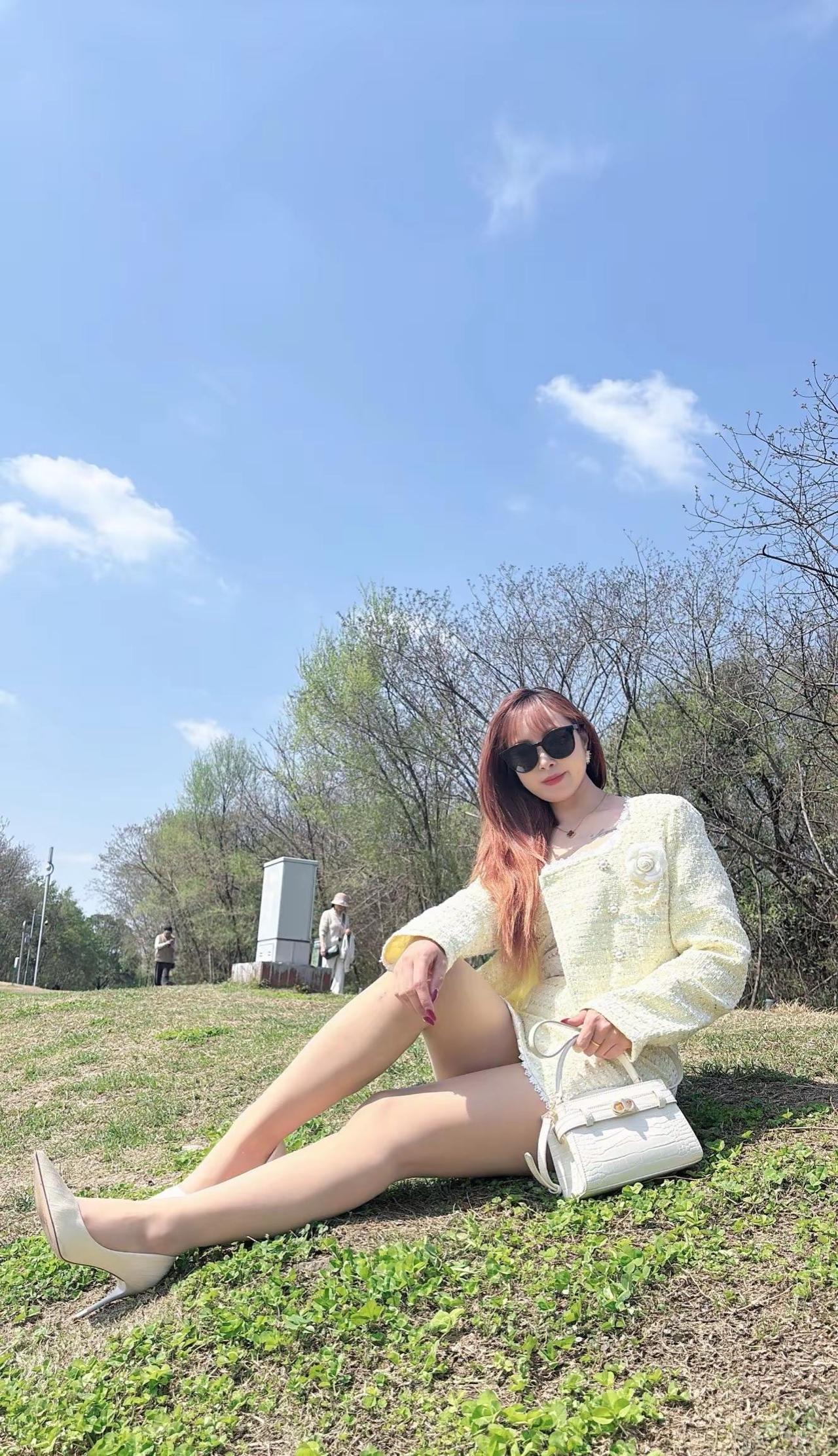 姐今年开窍觉醒了，任何关系，我明牌，你随意，随你意，趁我鲜活，不许任何人熄灭我…