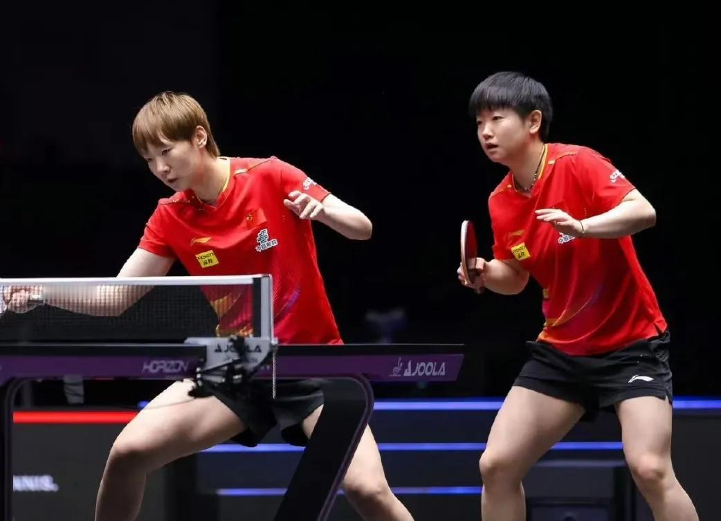 孙颖莎/王曼昱3-0战胜韩国组合晋级决赛！
WTT美国大满贯赛 女双半决赛，国乒