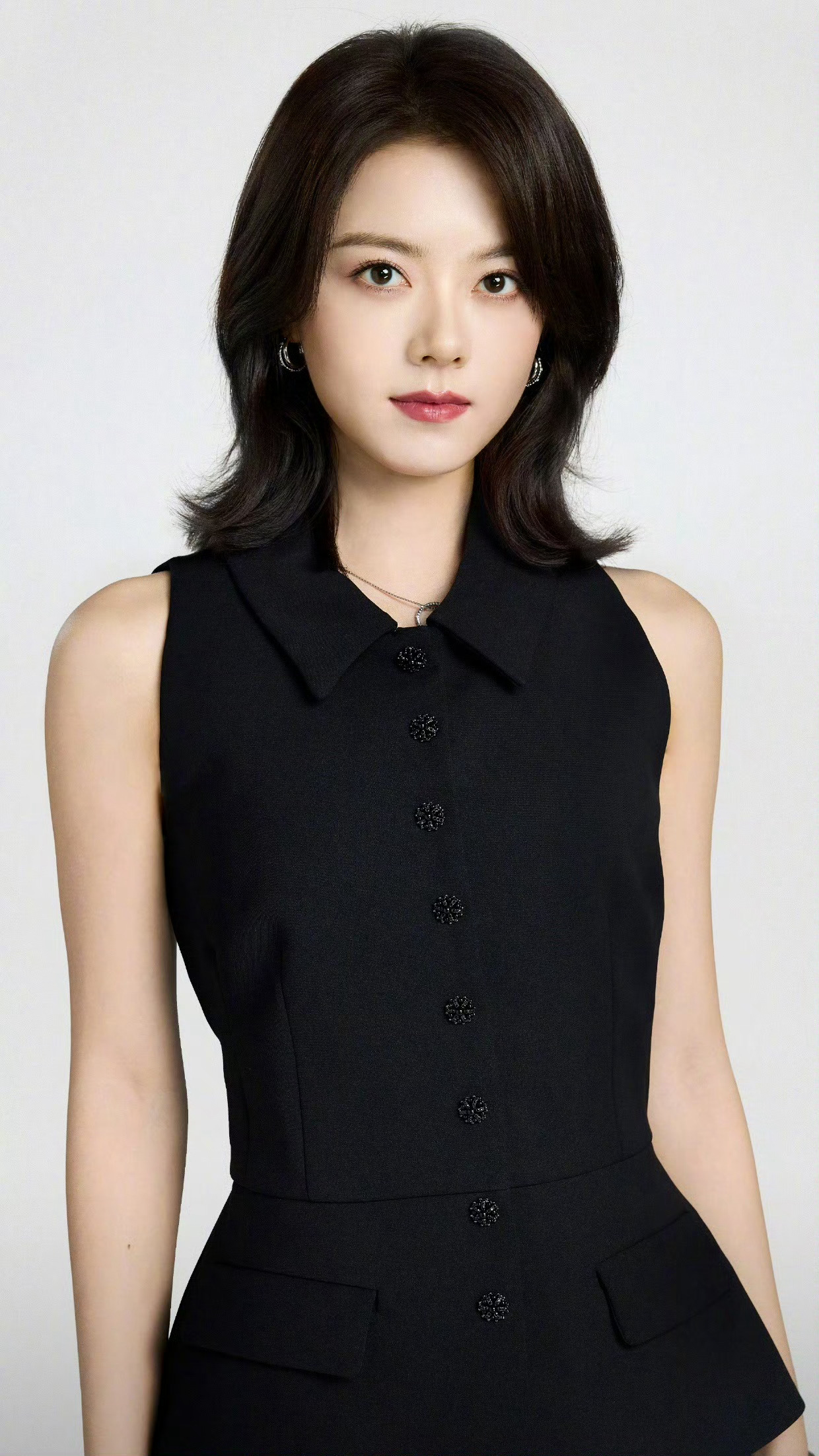 赵今麦领衔主演无可替代 一路看着长大，赵今麦从中学生演到职业女性了[点赞][羞嗒