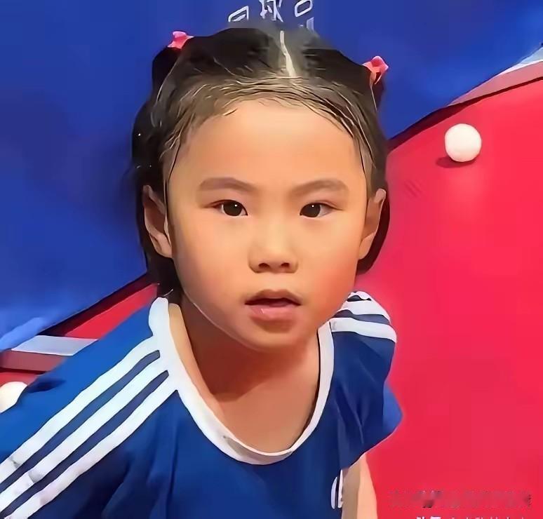 王楠10岁的女儿郭依嘉，刚在上海结束的全国少儿乒乓球锦标赛上，独自一人拖着行李去
