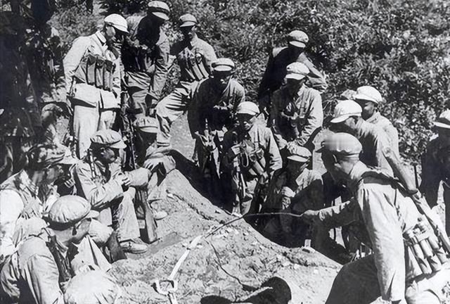 1951年，志愿军58师奉命北撤时，突然听到后方传来密集炮火，原本可以带队平安后