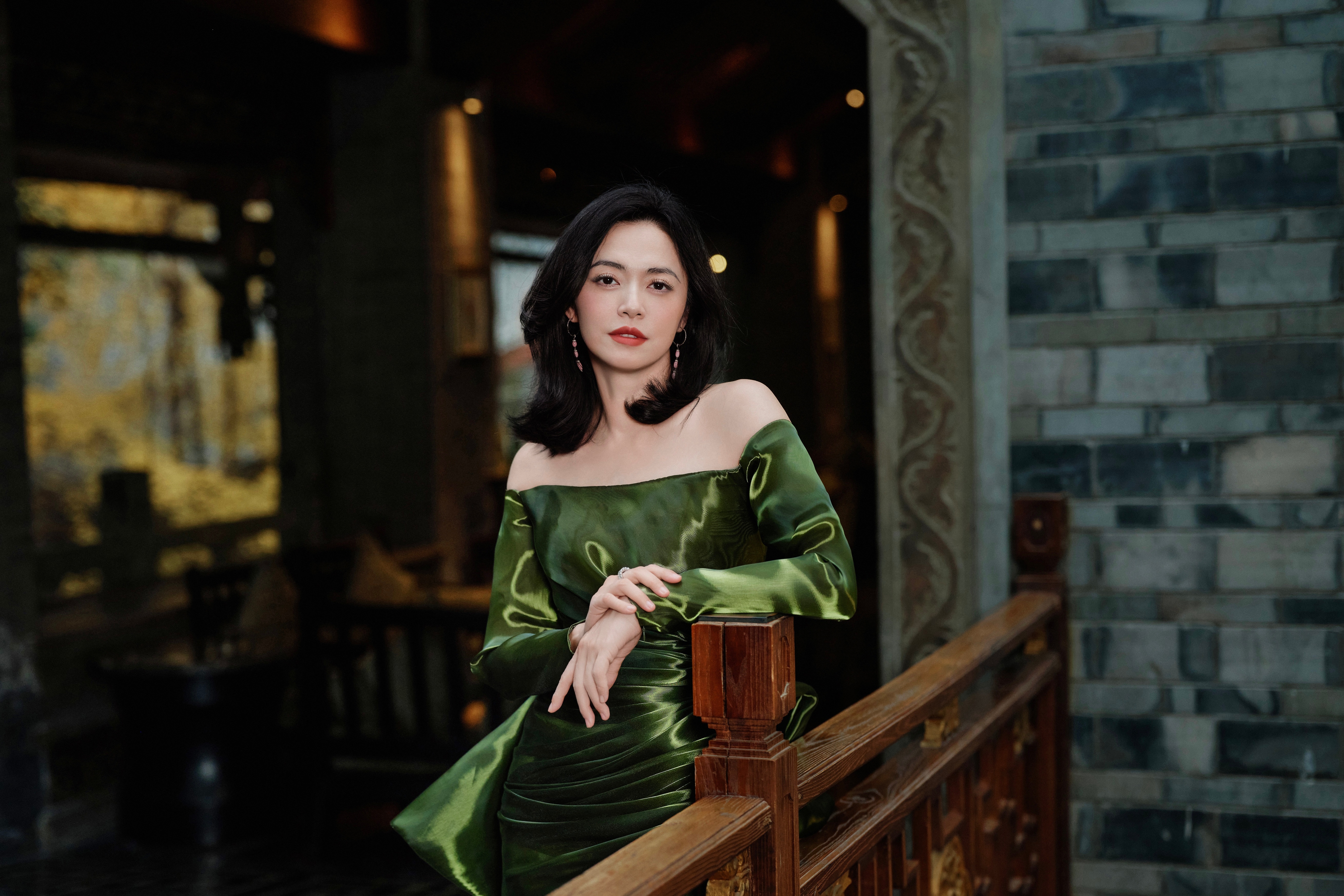 姚晨 ｜ 中国电影120周年活力之夜 美哦 ！💚   今日姚晨受邀亮相中国电影