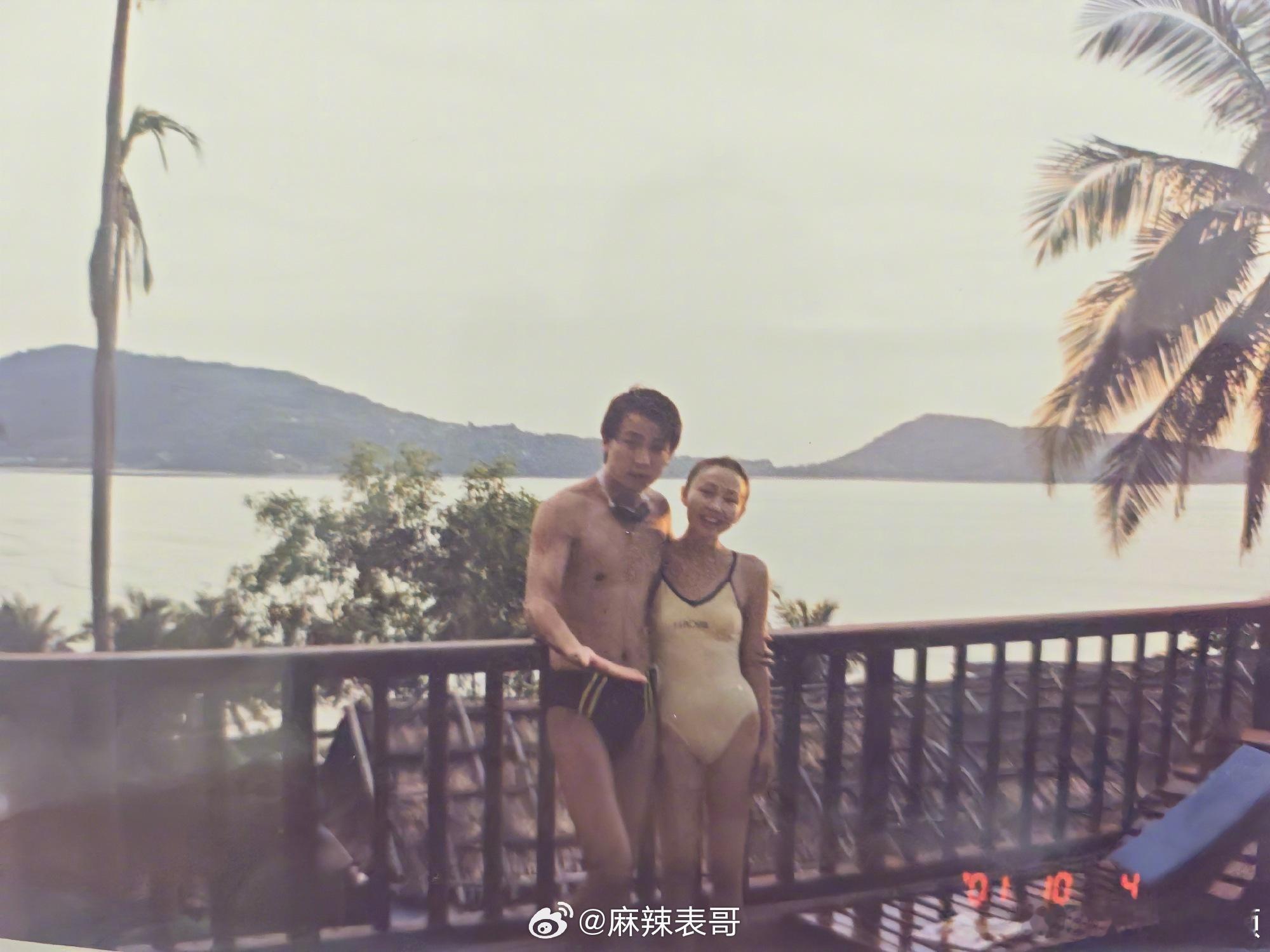 黄慧颐晒了结婚证之前黄慧颐称保剑锋出轨，保剑锋则要起诉黄慧颐 