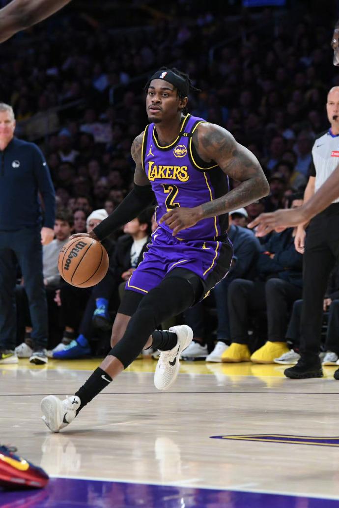 湖人要三连败了。面对联盟前三的火箭队，湖人打的最好的是范德比尔特，全场最高的正负