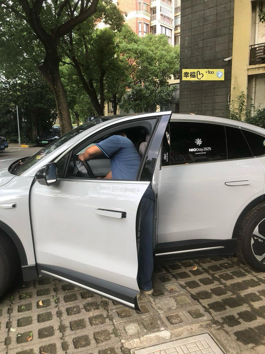 我EC6星空灰太耐脏了，不上门我都不愿意去洗车，太懒了，经常天洗😌
我的车企驾