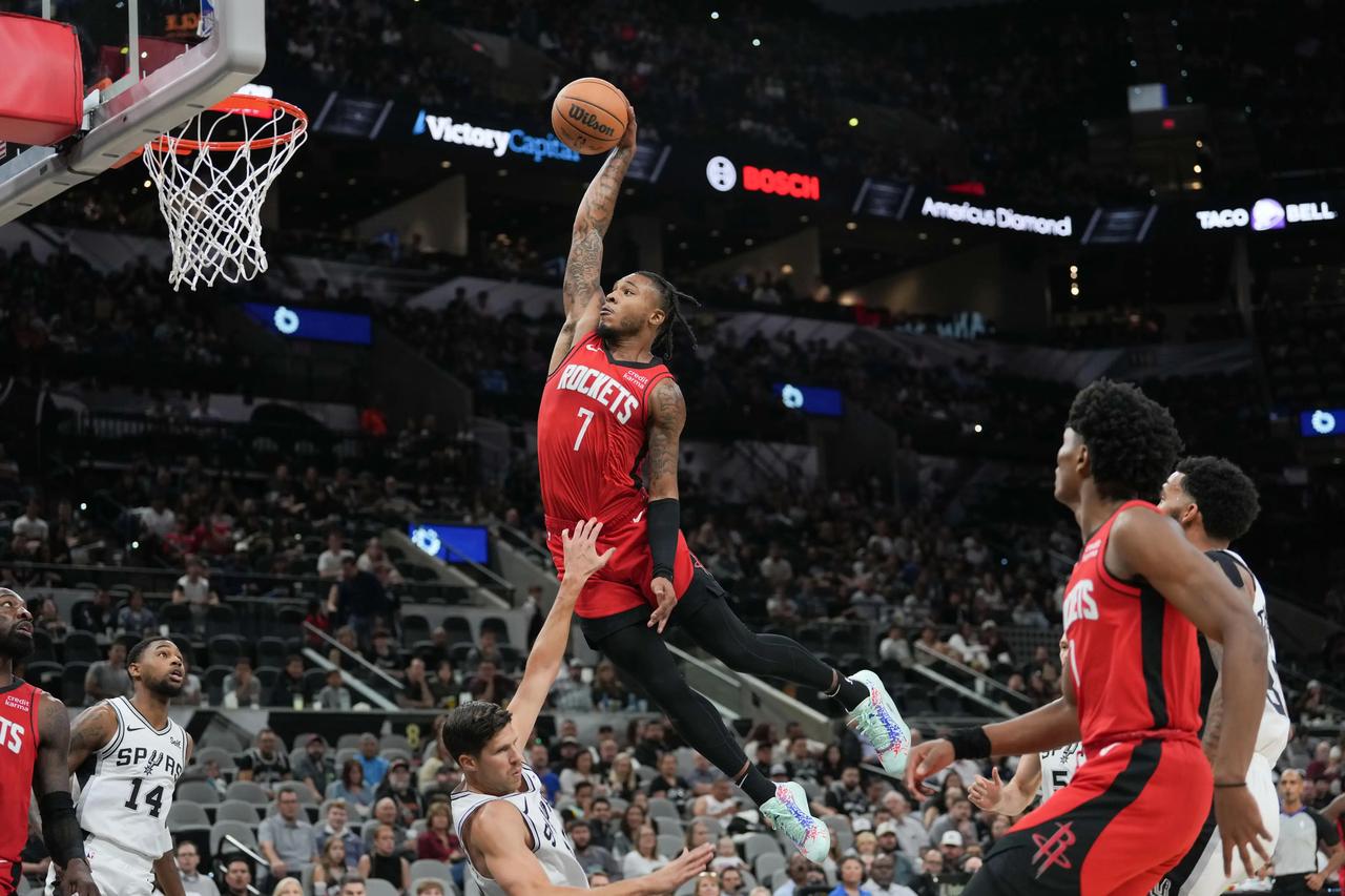 在拿下自己NBA的首分之后，惠特莫尔却迎来一个坏消息，他被火箭队下放到发展联盟了
