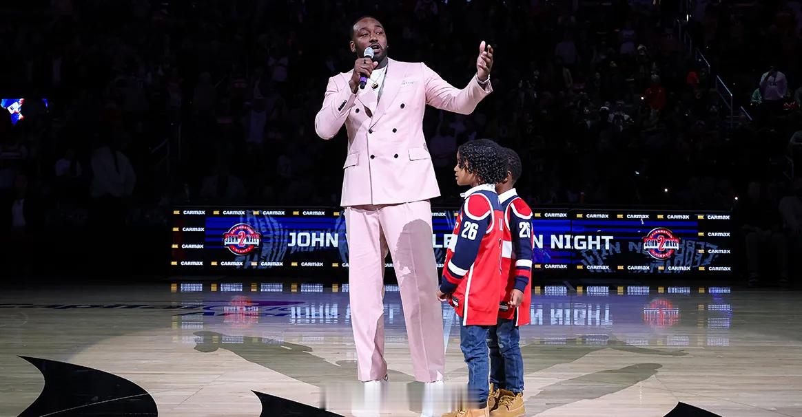 华盛顿奇才主场109-99战胜密尔沃基雄鹿，但本场比赛的主角却属于去年正式退役的