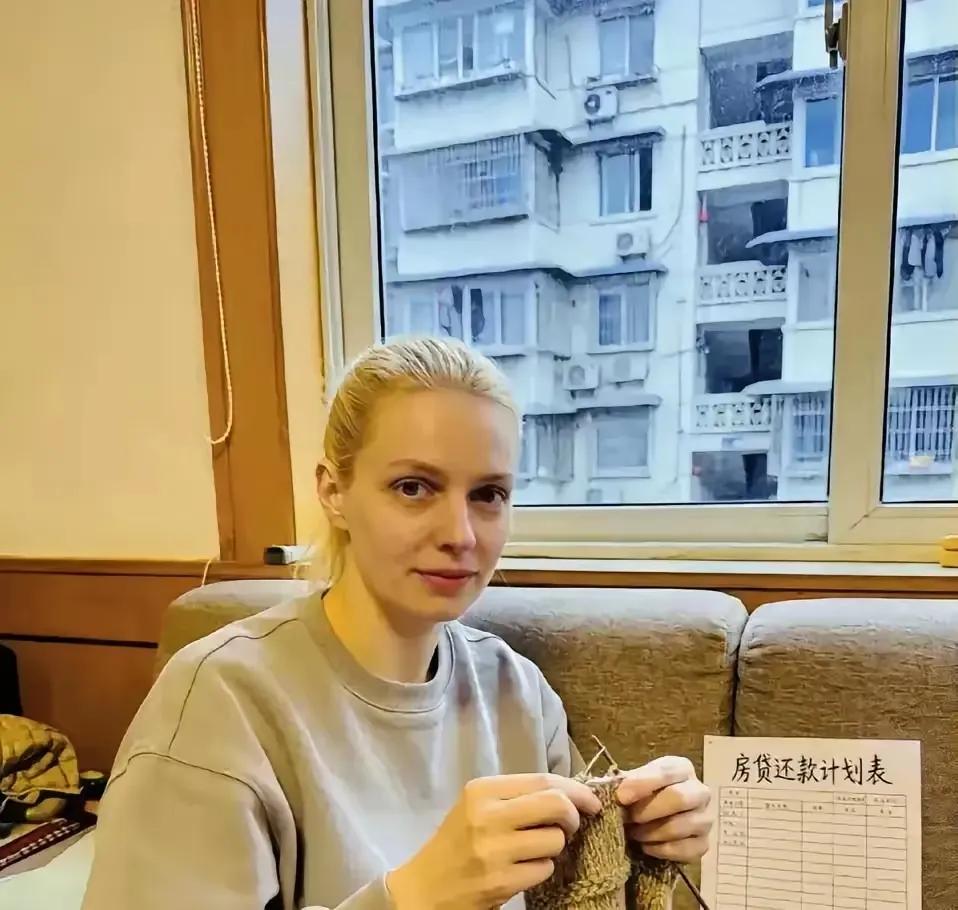 谁不佩服卡佳这股狠劲！被出轨、净身出户，一个俄罗斯姑娘在成都举目无亲，却硬是靠自