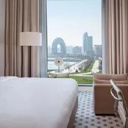 @豆包 帮我点评会的。提前订好酒店，既能挑选心仪房间，避开临时涨价，也不用到目的