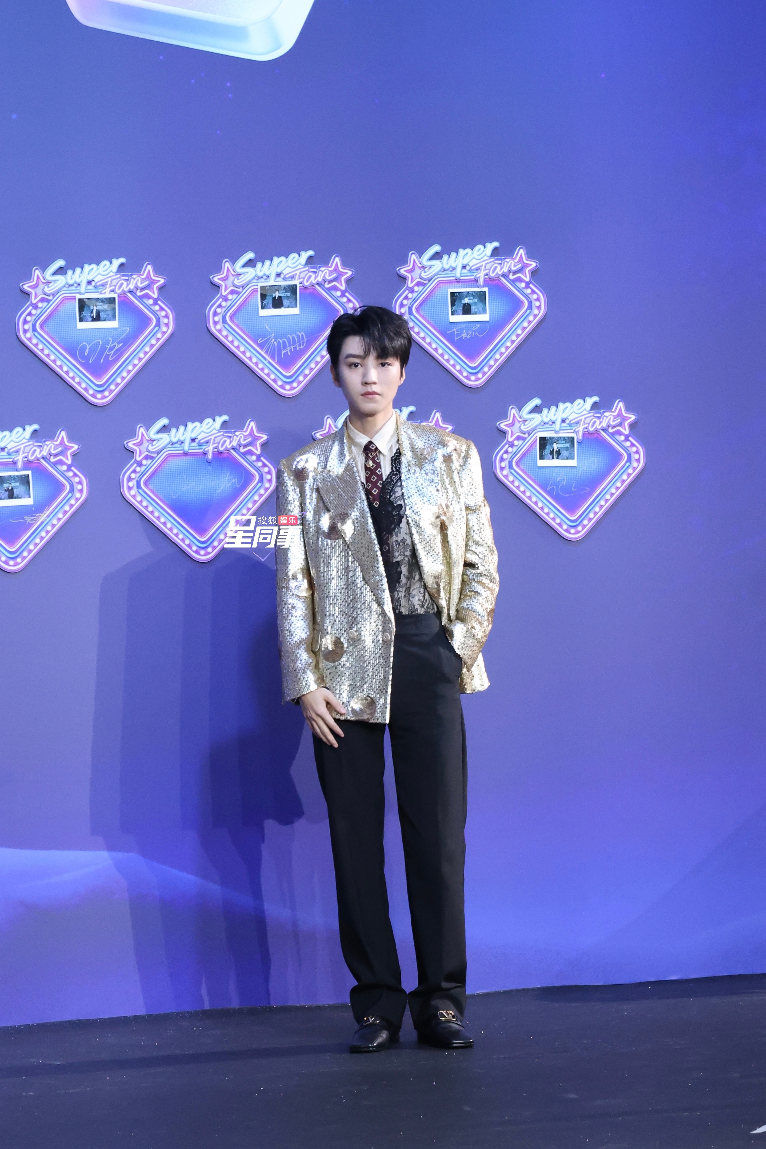 王俊凯生图皆神图  亮相超级巅峰之夜红毯 生图！神图！