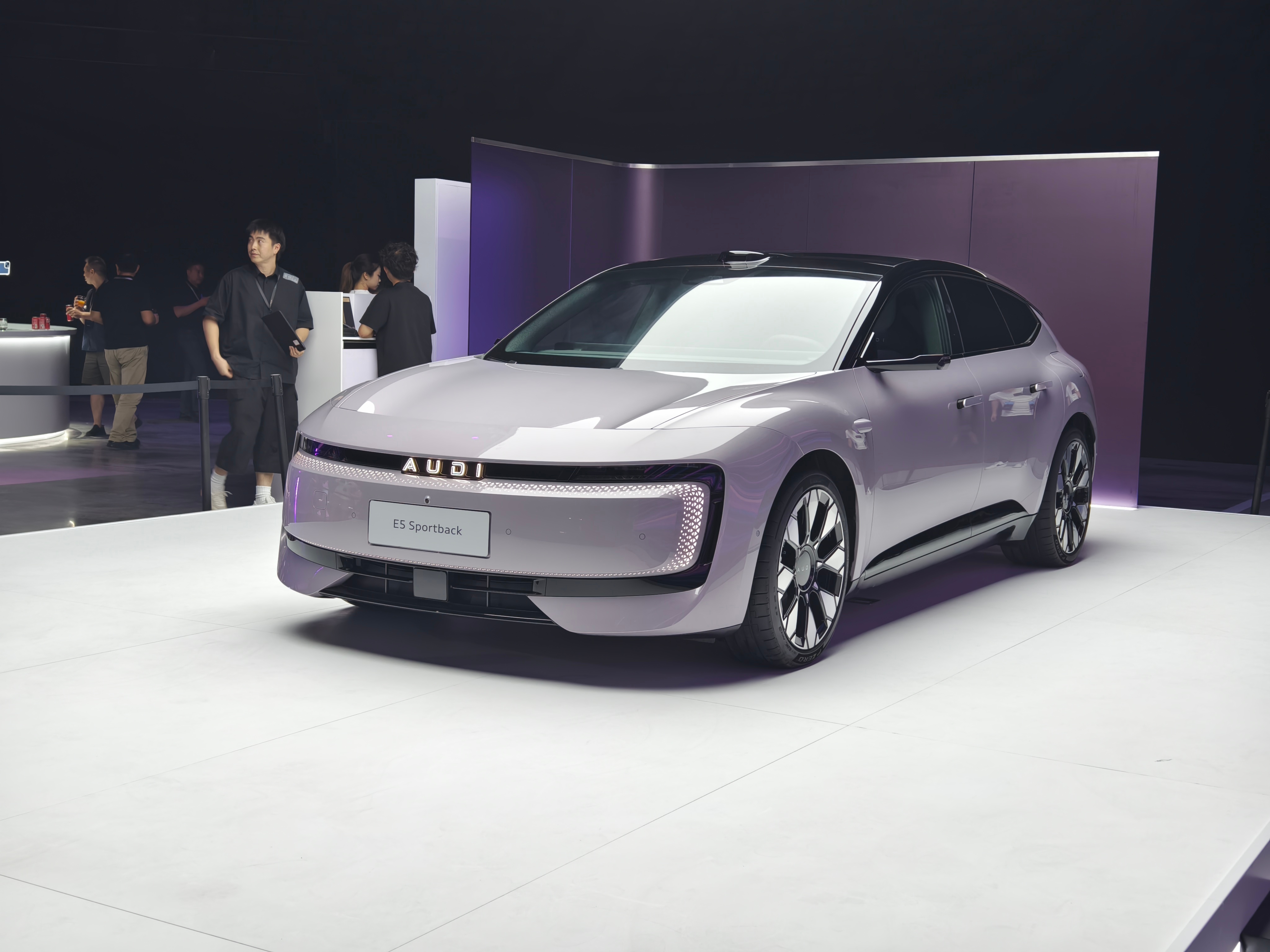 奥迪E5 Sportback降至22万级并叠加万元权益，“加配不加价”的策略显著
