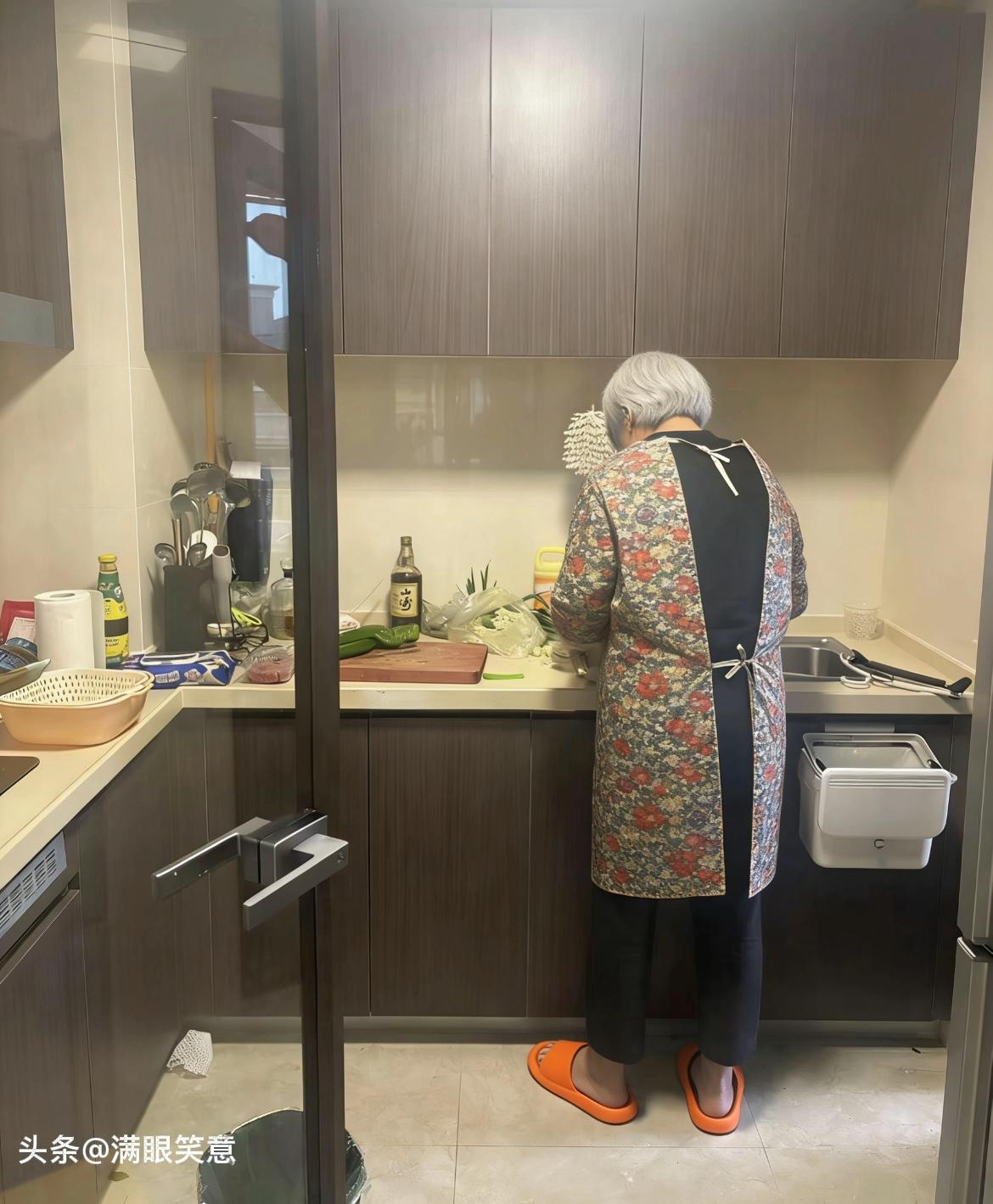 结婚十多年
突然明白一个道理
只要脑子没病的人，绝不会把婆婆往外撵
这话说得实在