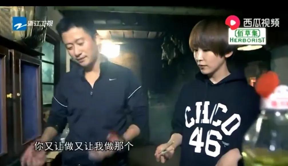 感觉吴京跟谢楠性格完全不在一个频道，俩人上综艺节目，吴京在厨房做菜，谢楠一直在旁