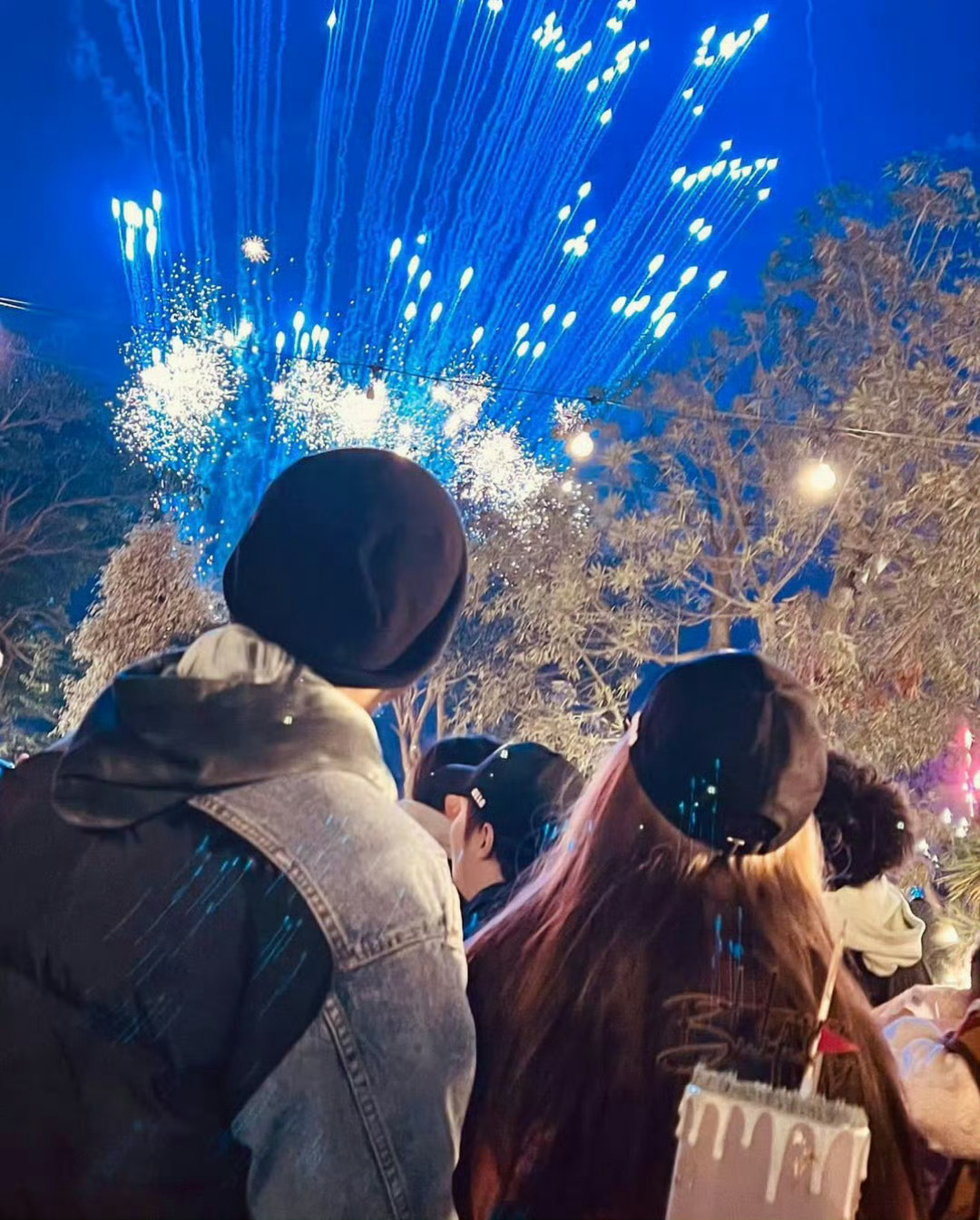 马上新年了，新年快乐 