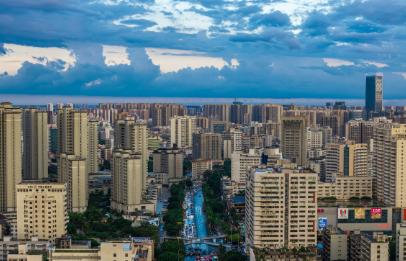 广西机电职业技术学院，就在南宁市大学东路101号。公办全日制高职，1958年建校