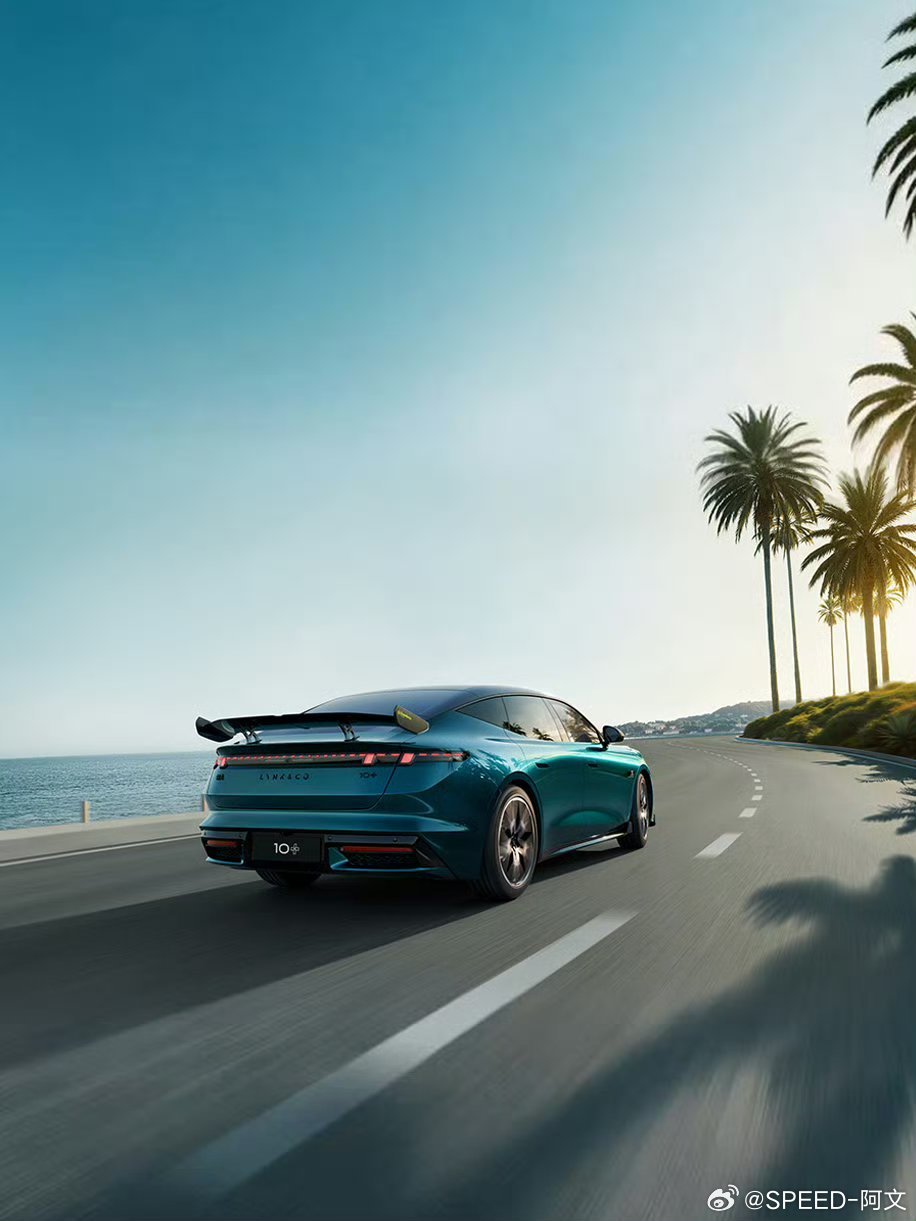 领克10+，Z10的继承者。命名10+，也是致敬领克10周年的运动性能基因。这个