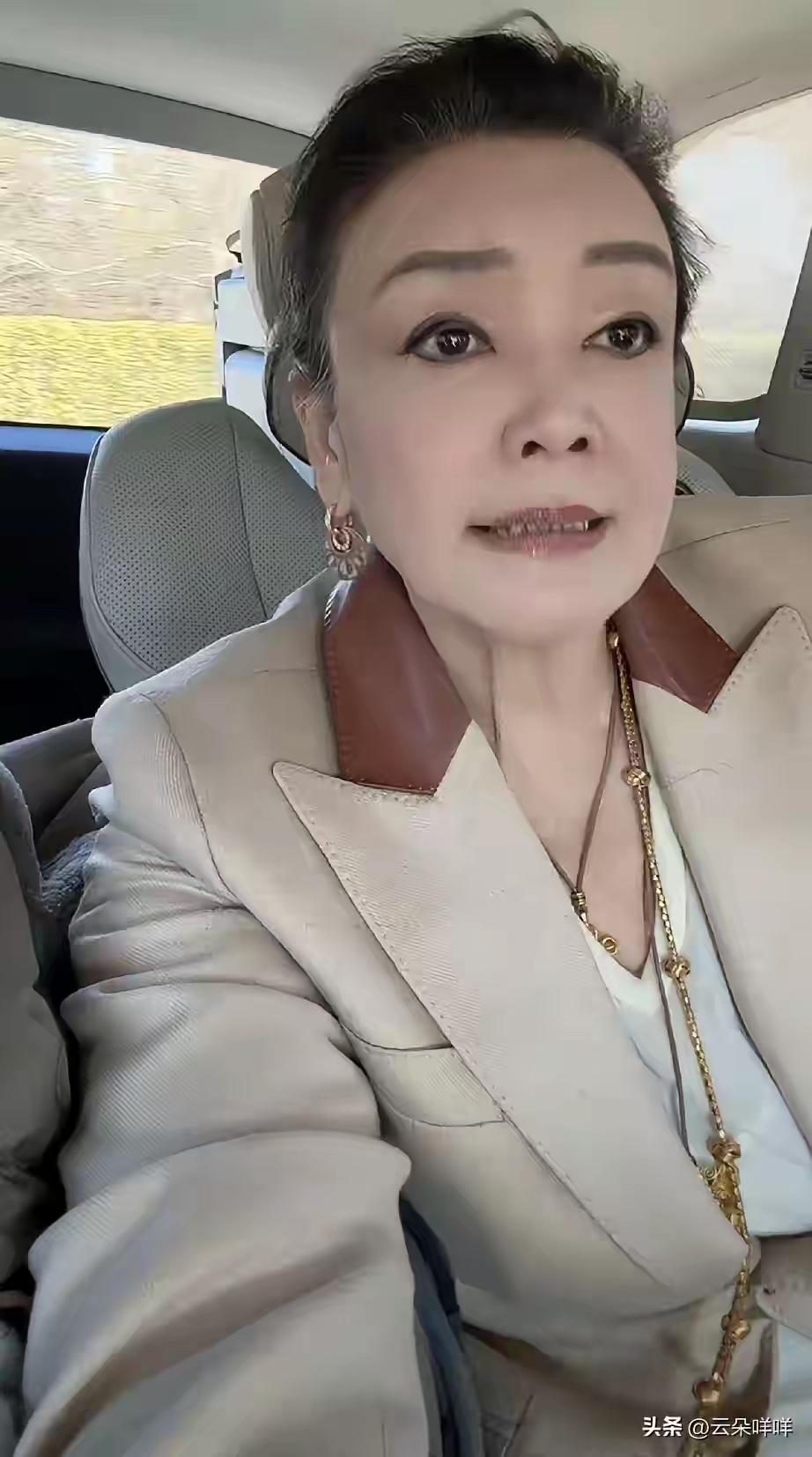 兰姐都是事业型的人，看看她真的是没有办法闲得下来，她自己清楚自己要做什么，努力做