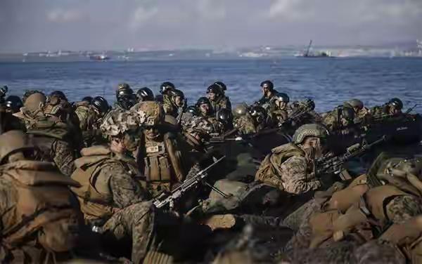 美日明天开始举行“铁拳”联合军演，
参加人数达到历年来最多，
而且剑指琉球群岛，