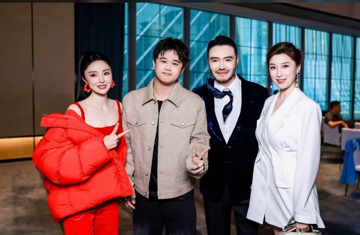赵梦澈妈妈发作品不忘圈儿媳妇徐婕。复合了？ 