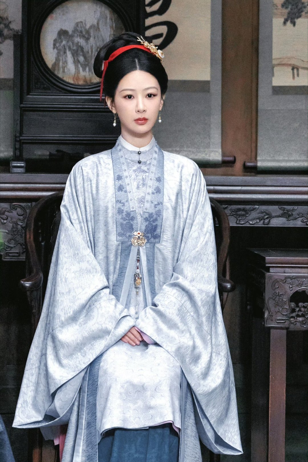 杨紫 李祯是墨色风骨，杨紫是满目温柔，一遇徽墨岁月，万般心动不止。杨紫李祯【杨紫