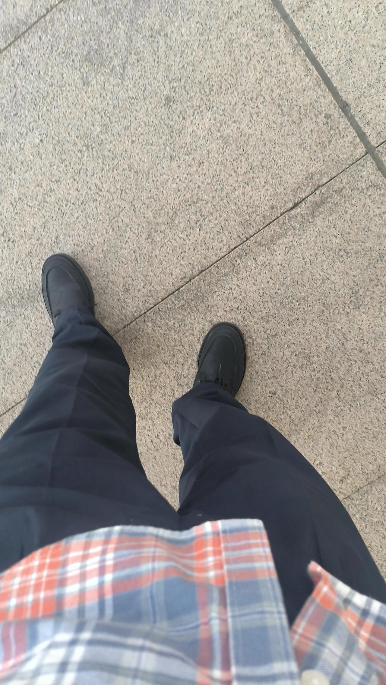 好久没穿的铁路路服，上身之后被惊艳到了
 
说句实在话，干铁路这么多年，单位发的