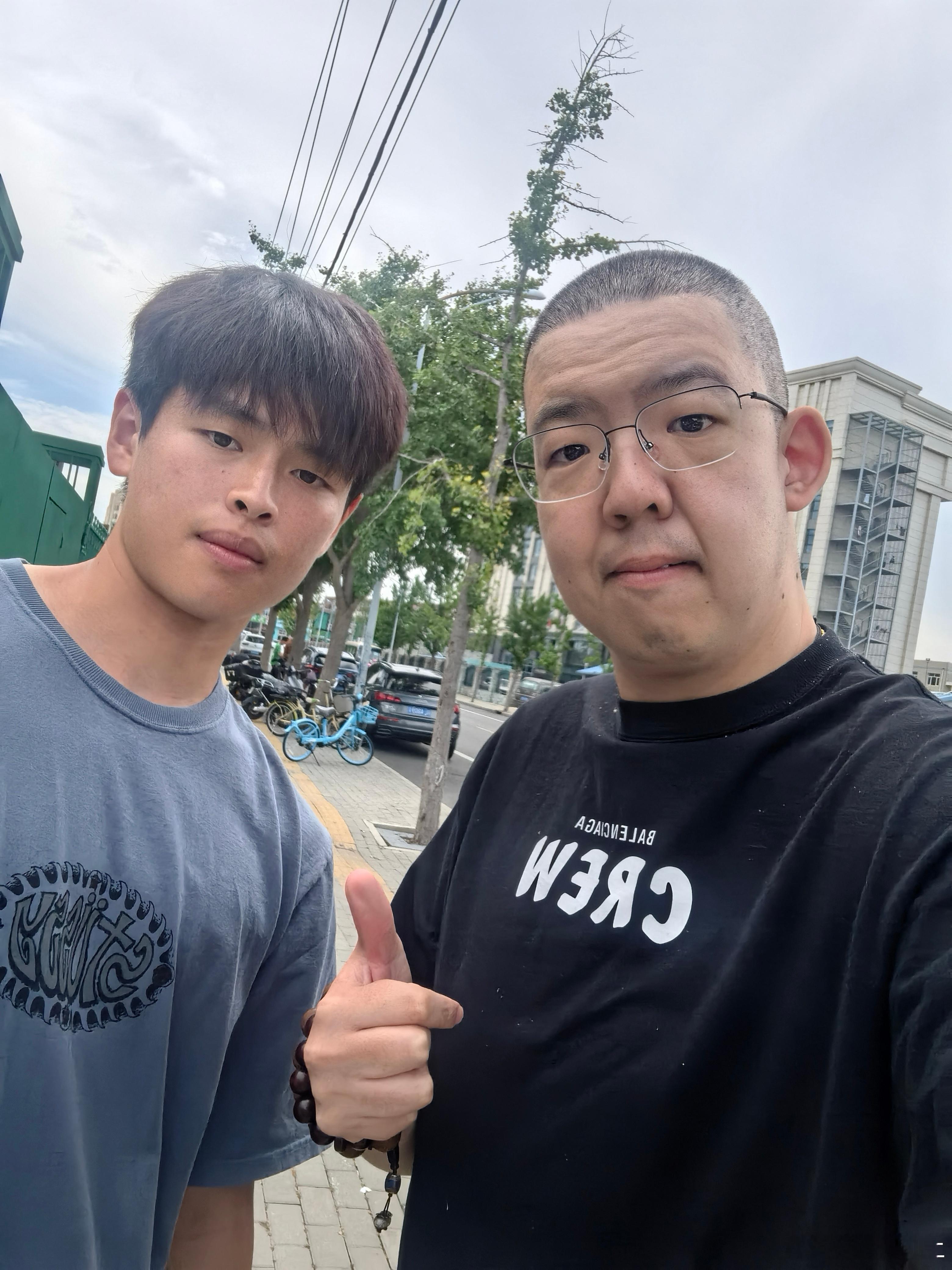 邓捷夫、茹子楠、达万！！😬👍💚北京国安国安球员合影留念同城热门 北京·聚加