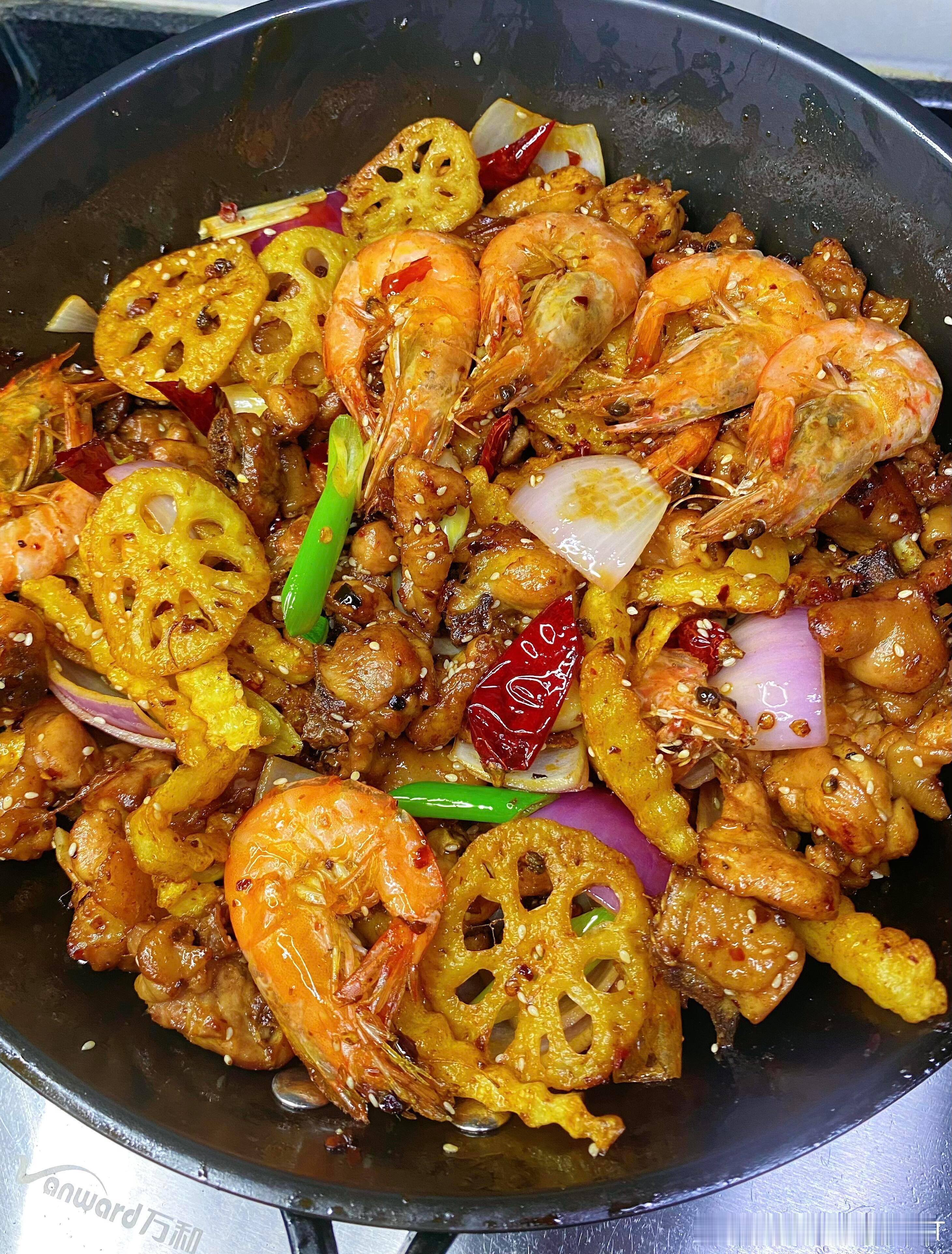 一锅香辣干锅鸡，真的是好吃啊！！ ​​​