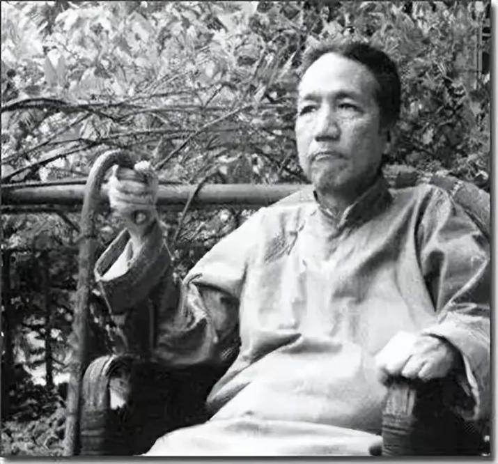 士之读书治学，盖将以脱心志于俗谛之桎梏，真理因得以发扬，思想而不自由，毋宁死耳。
