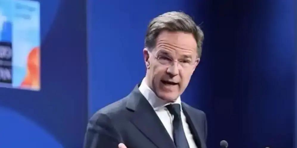 就在刚刚
 
北约秘书长突然宣布了
 
12月12日，在德国的一场公开演讲上，北