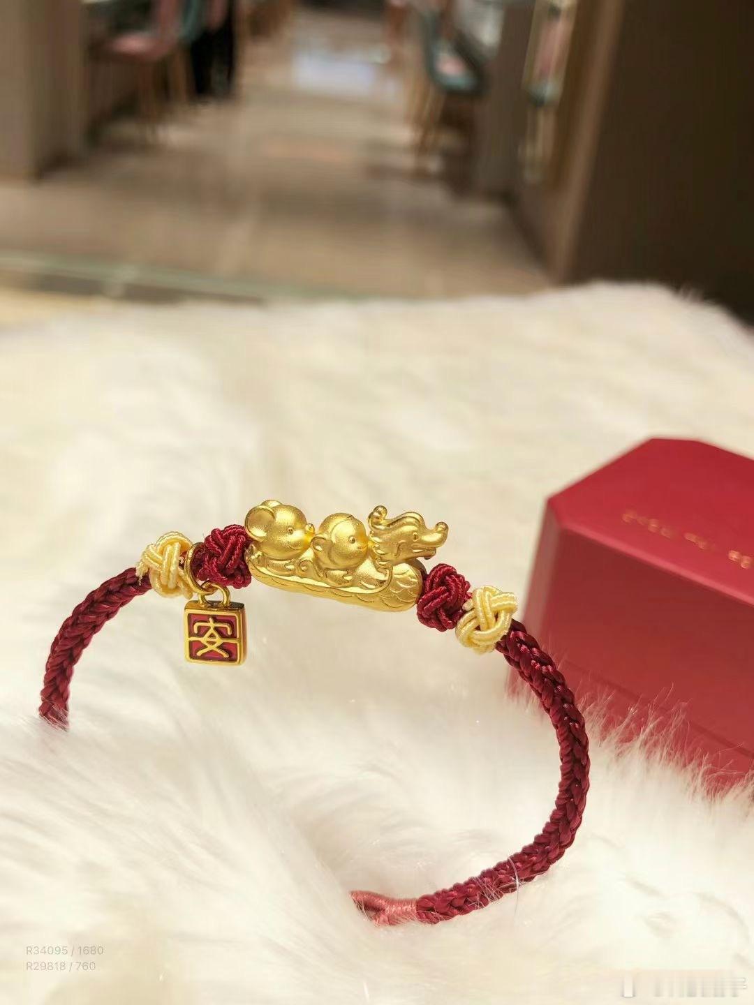 #黄金珠宝销售年前涨2倍# 千古不变的定律，重要的节假日如春节、中秋等传统节庆之