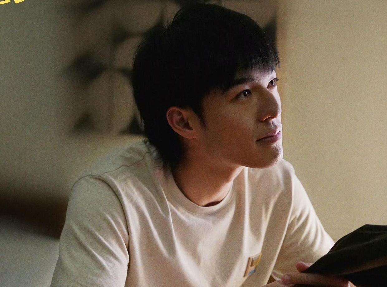 《今晚正好》一个北京女孩和一个即将离开北京的陌生男人，在城里漫游了一整夜。 