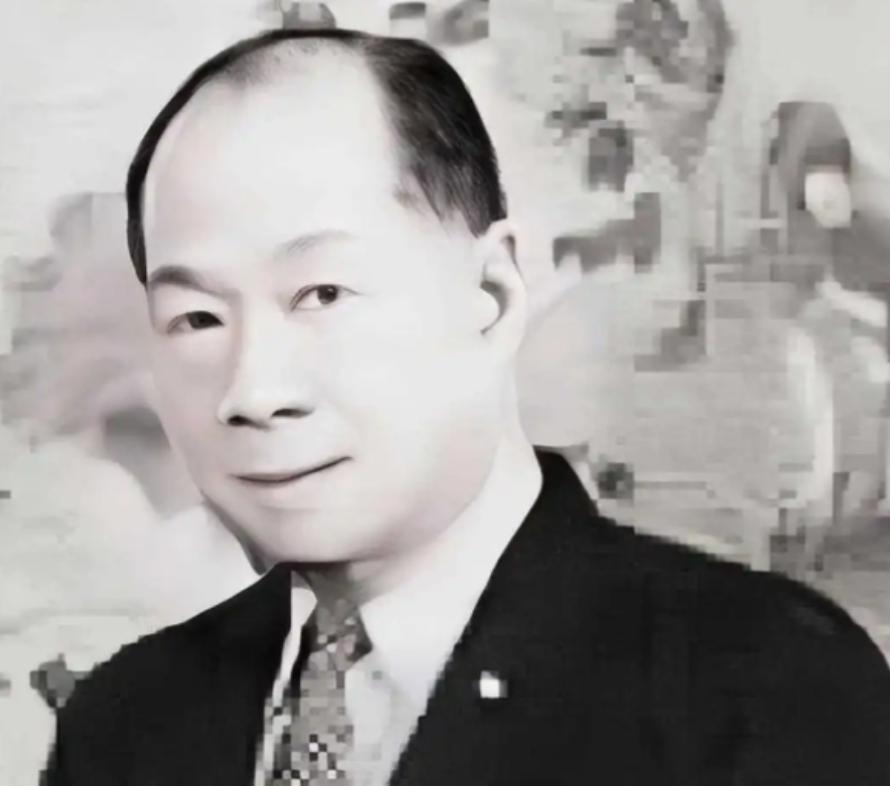 1992年，76岁的孔令侃被人发现，死在纽约的公寓中，而他的手里，还死死捏着一张