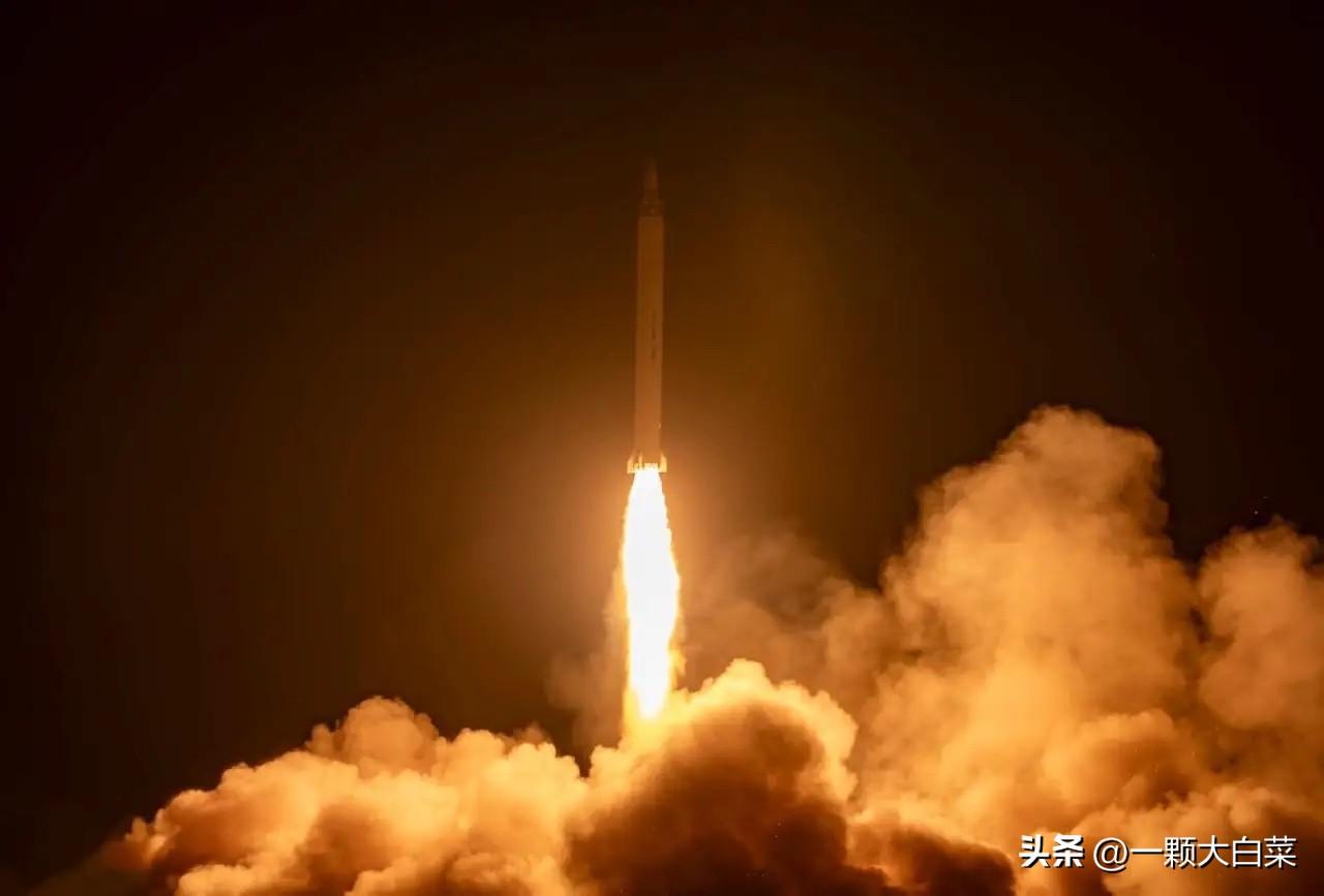 以色列称伊朗每月可生产100枚（中近程）弹道导弹，在去年六月的“雄狮崛起”行动时