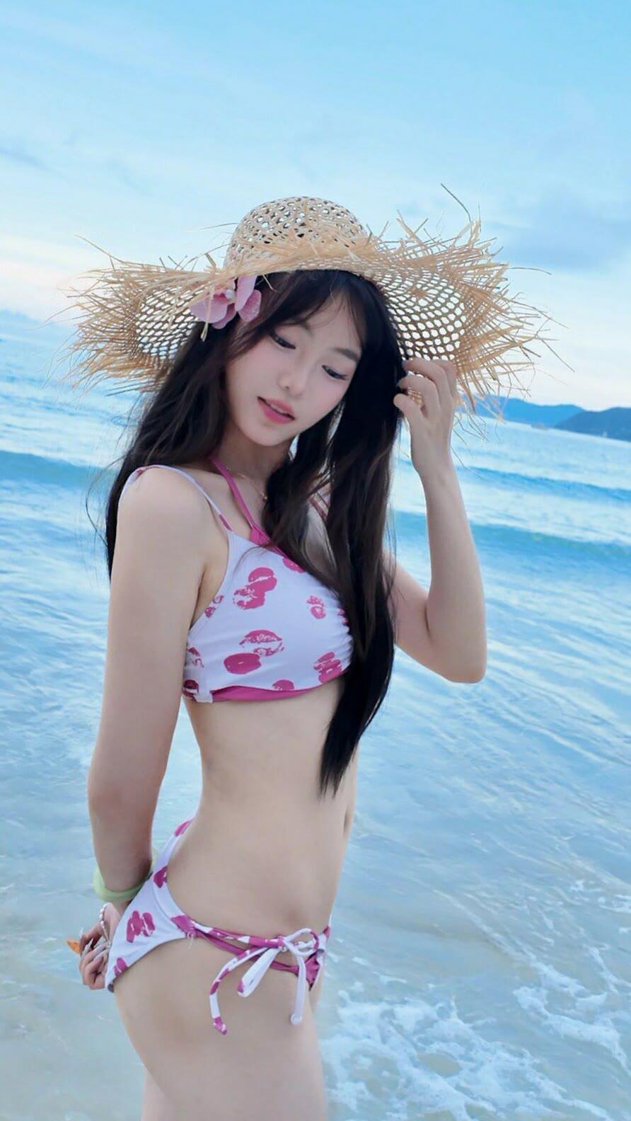 泳装正常拍摄无不良引导 沙滩拍照