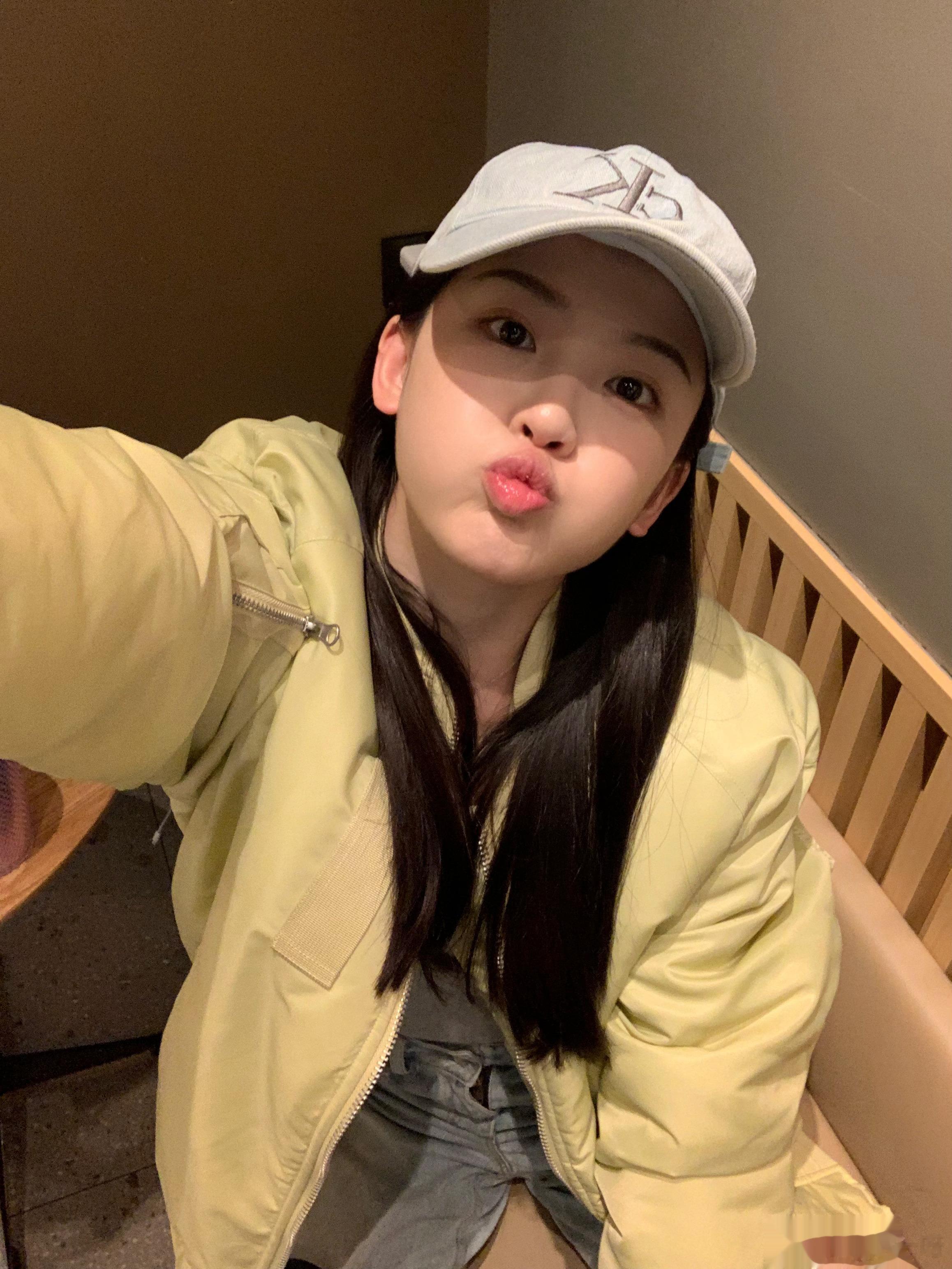 好爱戴鸭舌帽 ​​​