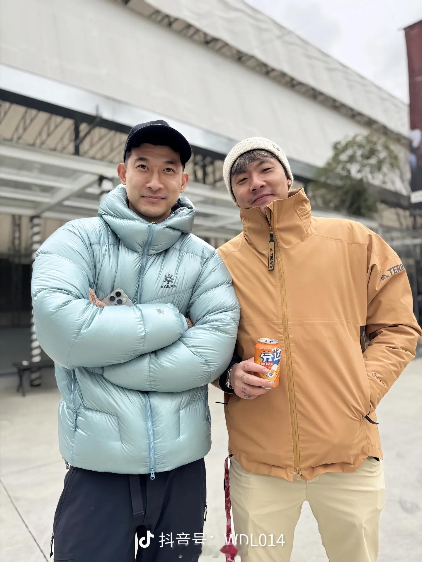 王大雷社媒晒照，嘿芬达自由橙山东泰山