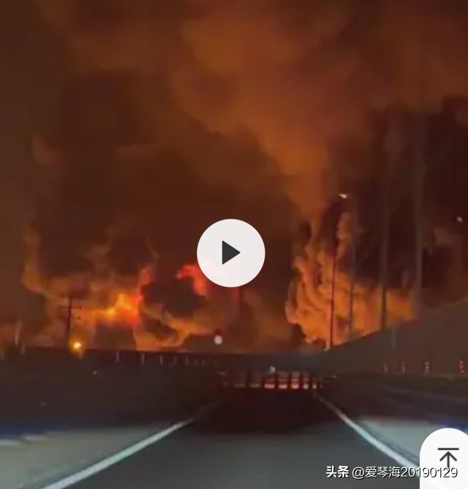 3月8日清晨，德黑兰的空气中弥漫着一股令人作呕的焦油与硫磺混合的恶臭，刺得人喉咙